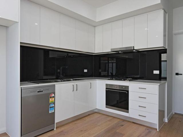 Stunning Townhouse in St Kilda For Lease!