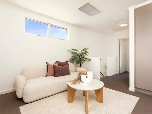 Stunning townhouse in very popular locale close to city and beach, walk to shops and buses