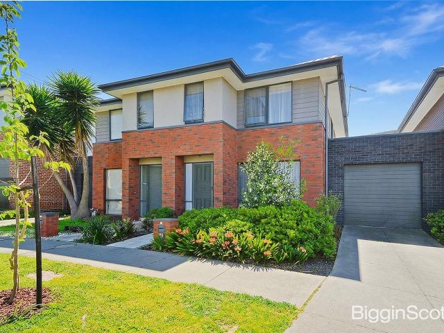 Stunning Townhouse, Ideal living!