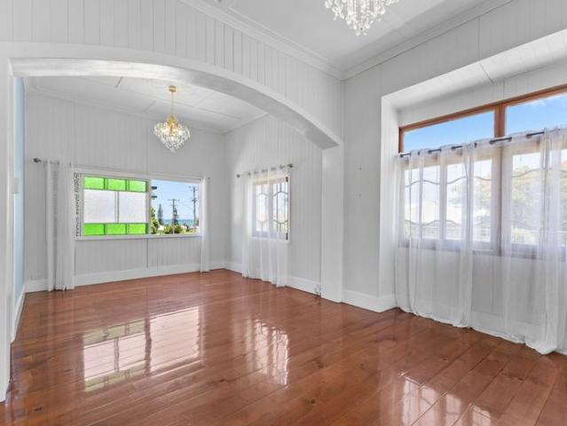 Stunning traditional Queenslander, walking distance to the beach