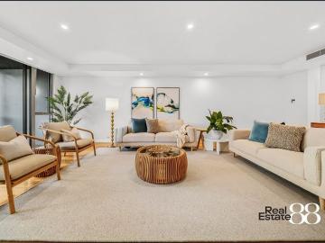 STUNNING TRI LEVEL HOME!