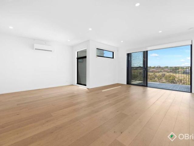 Stunning Tri Level Home With City Views