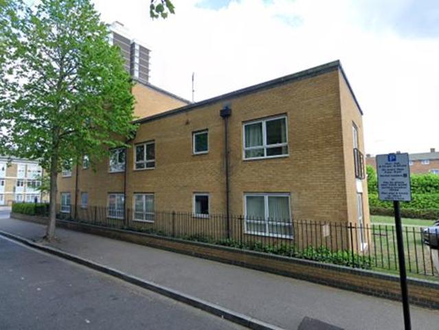 Stunning two bed flat with parking E15