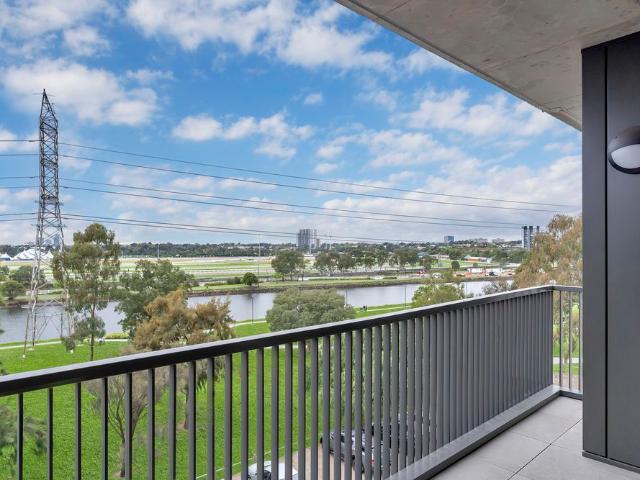STUNNING TWO BED, TWO BATH APARTMENT WITH GORGEOUS RIVER VIEWS!