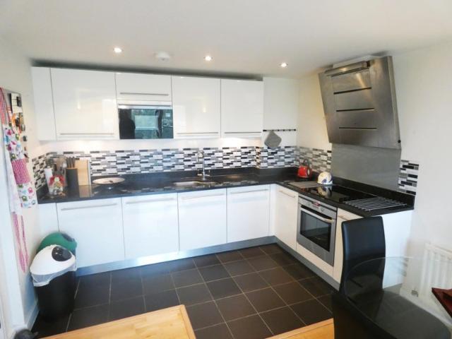 Stunning two bed two bath parking woolwich arsena
