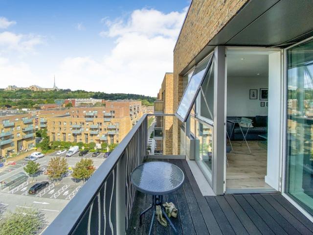 Stunning two bed, two bath penthouse, 7th floor