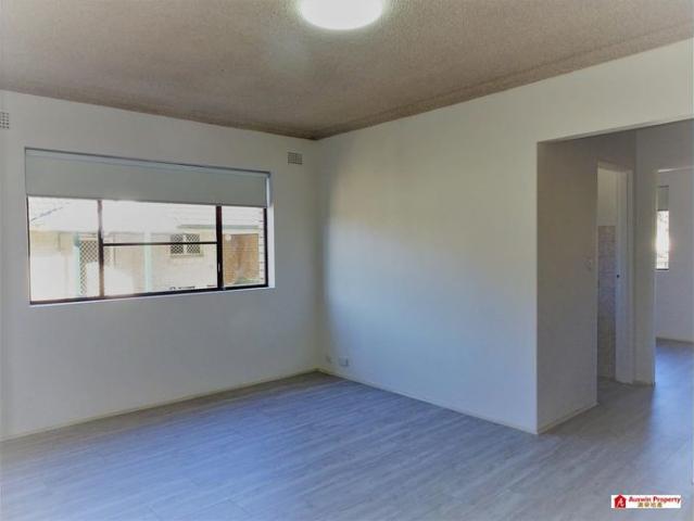 Stunning Two bedroom Unit For Lease in Convenient Location