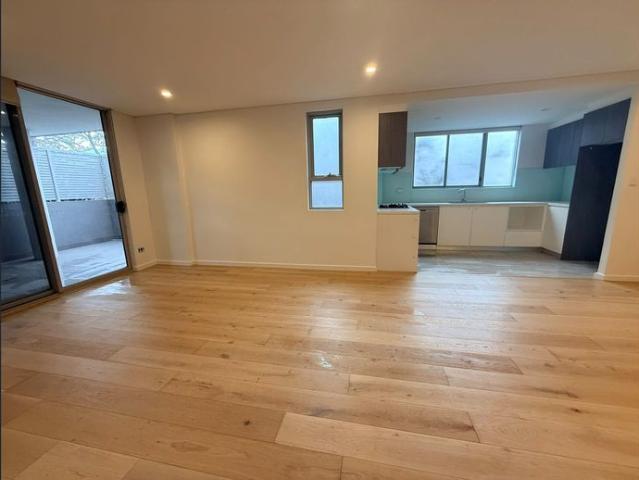 STUNNING TWO BEDROOM APARTMENT