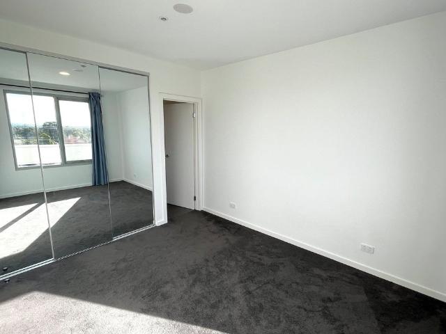 STUNNING TWO BEDROOM APARTMENT IN GREAT LOCATION