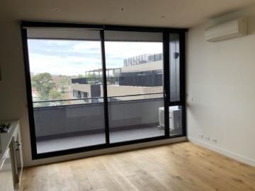 Stunning Two Bedroom Apartment in Hawthorn – Modern Living with Ultimate Convenience at Your Doorstep