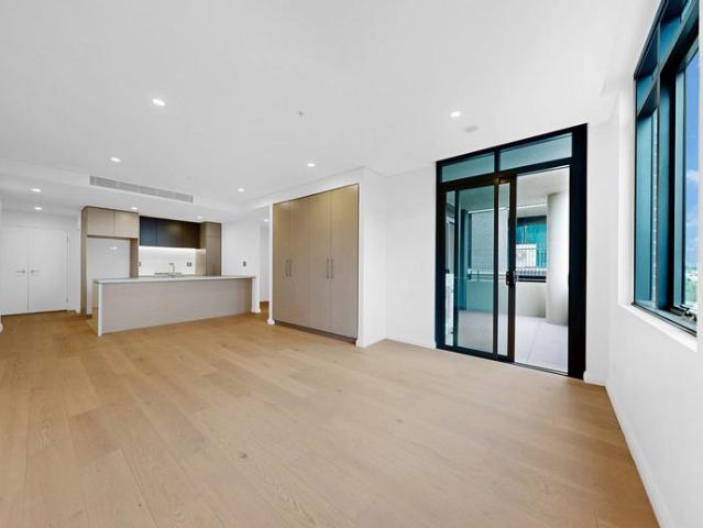 Stunning Two Bedroom Apartment with Carspace