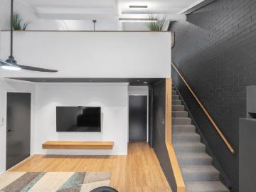 Stunning Two Bedroom Loft Style Townhouse in Edge Hill