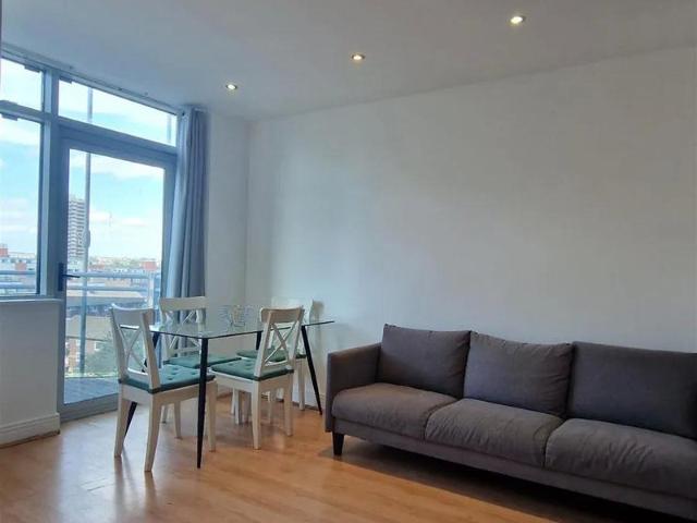 Stunning Two Bedroom New Build Apartment Stratford
