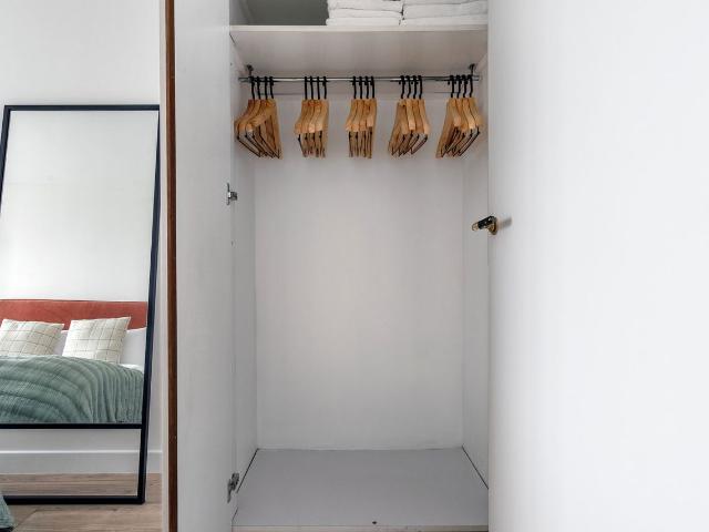 Stunning Two Bedroom Retreat in Paris, Paris Amsterdam Apartments for Rent
