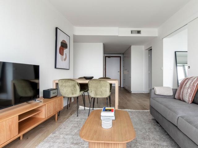 Stunning Two Bedroom Retreat in Paris