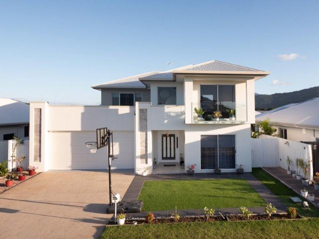 Stunning Two Storey Haven in Sought After Smithfield