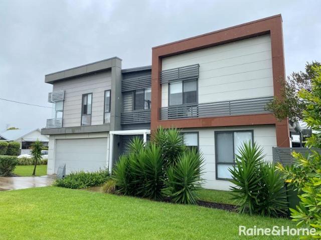 Stunning ultra modern 3 bedroom residence