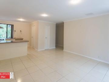 Stunning unit in a convenient location