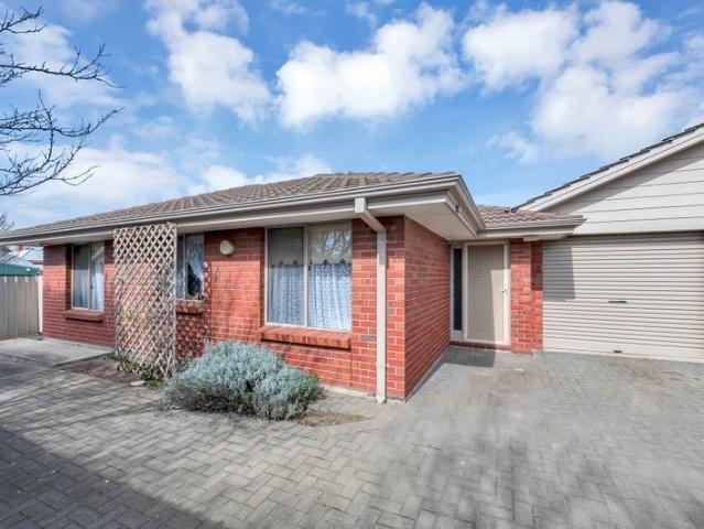 Stunning Unit in Fantastic Location