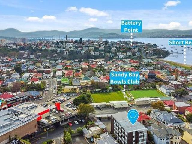 Stunning Unit in Sandy Bay