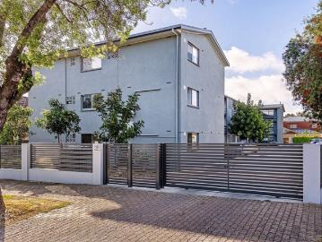 Stunning Unit Just Outside the City!