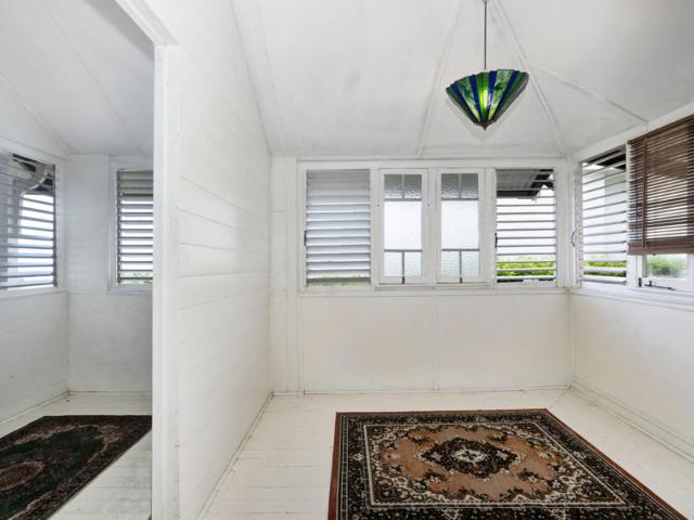 Stunning, uninterrupted, panoramic ocean, full island and port views elevated hillside 1012m2 allotment