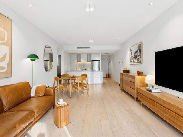 Stunning urban sanctuary of elegant designer style