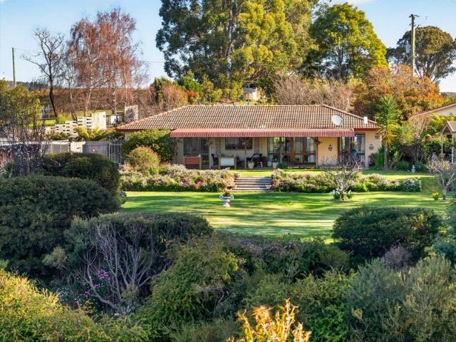Stunning Valley Views, Established Gardens & Flexible Family Living