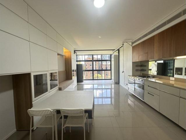 Stunning View and Modern 2 bed 2 baths with Furniture in Central Park