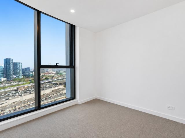 Stunning Views & a Location to Desire!