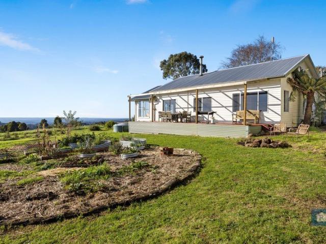 Stunning Views & Abundant Otways Lifestyle
