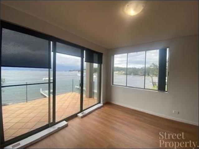 STUNNING VIEWS FROM THIS 3 BEDROOM WATERFRONT APARTMENT