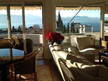 Stunning views of the lake and the Alps
