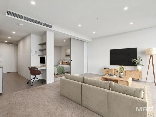 Stunning Views, Spacious Living & Unbeatable Convenience