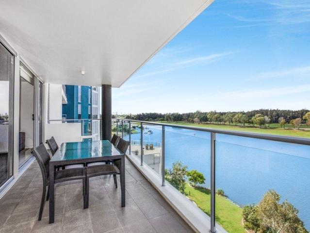 Stunning Water & Golf Course Views