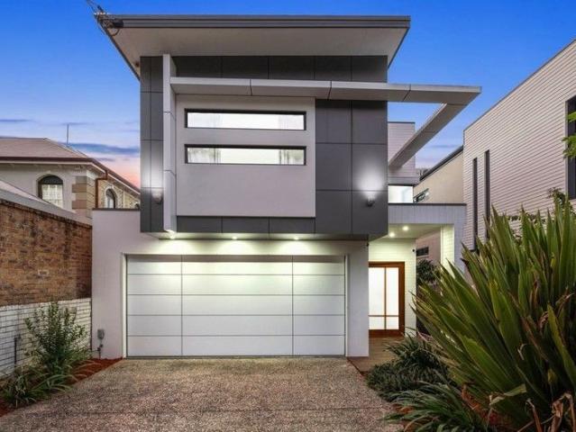 Stunning Waterfront Modern Living in Most sought after pocket at Chelmer