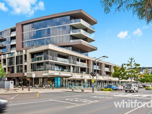 Stunning Waterfront Apartment in Prime Location 6 Month Lease Available