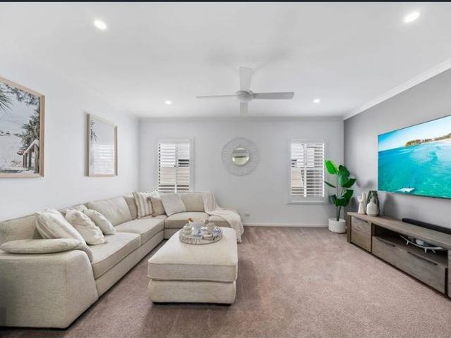 Stunning Waterfront Home – The Perfect Entertainer