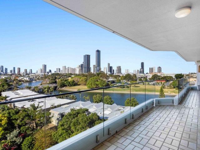 STUNNING WATERFRONT LIVING WITH PANORAMIC GOLD COAST SKYLINE VIEWS