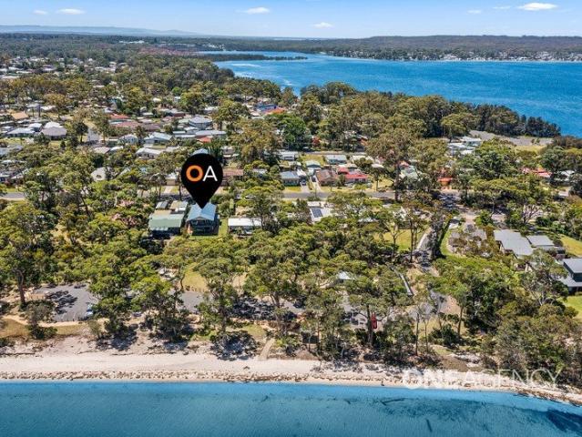 STUNNING WATERFRONT RESERVE LIVING SPACE, VIEWS & ENDLESS POTENTIAL
