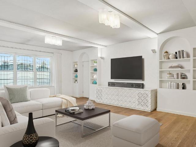 Stunning Waterfront Two Storey Apartment with Uninterrupted Harbour Views