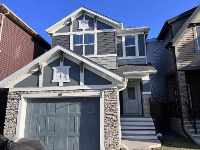 Stunning well maintained 2 storey home with single attached garage in Legacy — 3 Bedrooms House