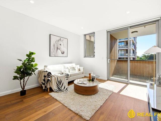 Stunning West Facing 2 Bedroom Apartment