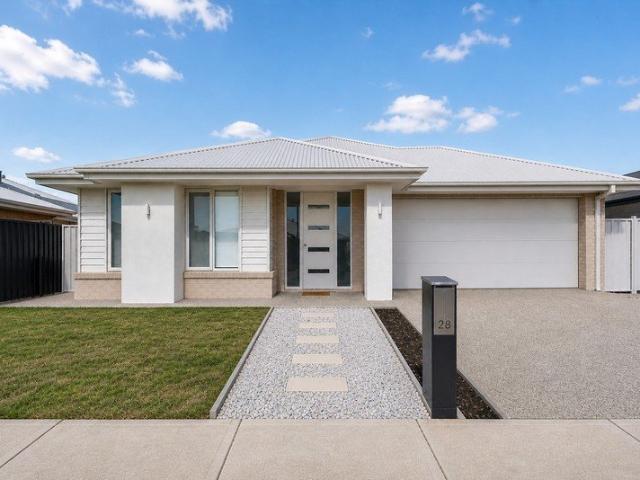Stunning with side access!