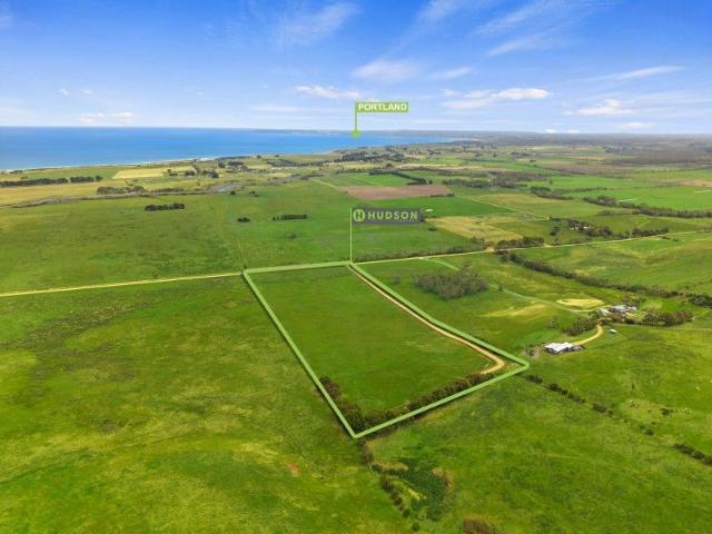 Stunning Acreage With Sprawling Views