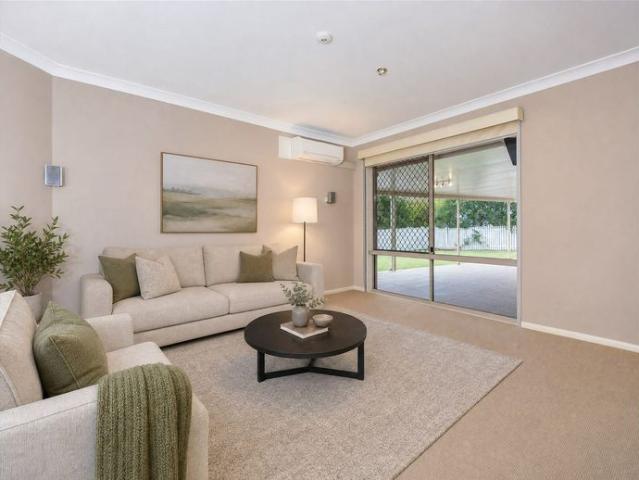 Stunning and Modern Family Home in Carindale