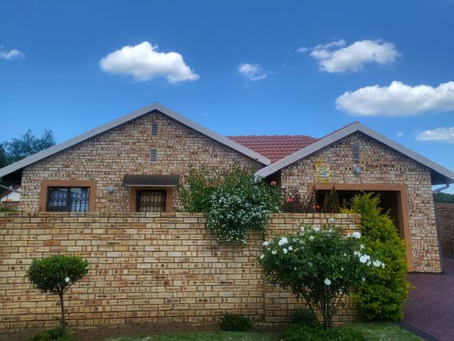 STUNNING AND SECURE 3 BEDROOM HOME IN A SECURE ESTATE
