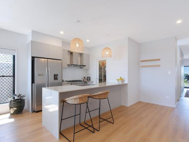 Stunning and spacious family home with 7kW solar, study nook and the wow factor!
