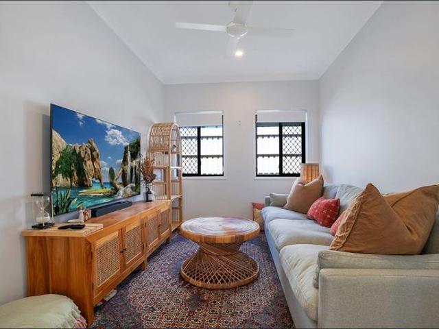 Stunning and spacious family home with 7kW solar, study nook and the wow factor!