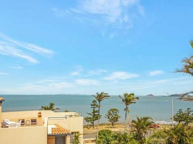 Stunning and Unbeatably Stroll To Town Beach